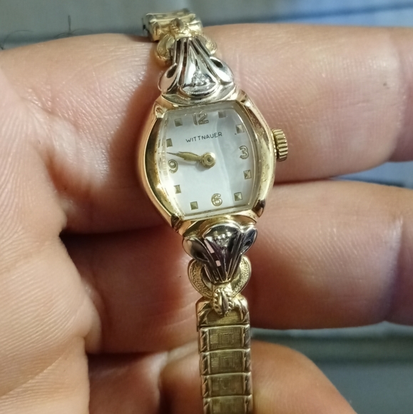 Wittnauer 14k yellow gold ladies watch - Picture 1 of 5